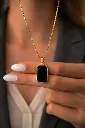 Minimal Black Pendant Necklace – Elegant Gold Chain Jewelry for Women.webp