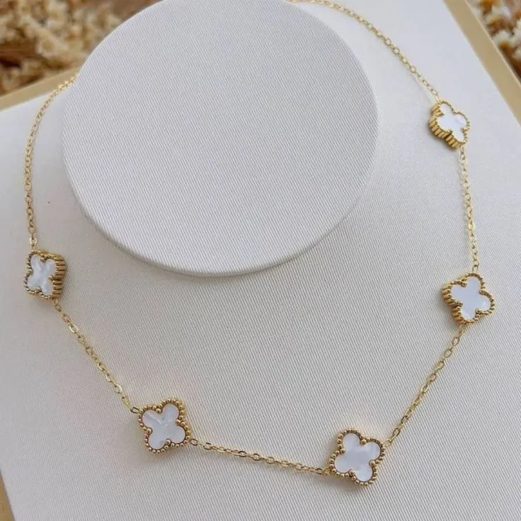 Ivory Clover Motif Choker